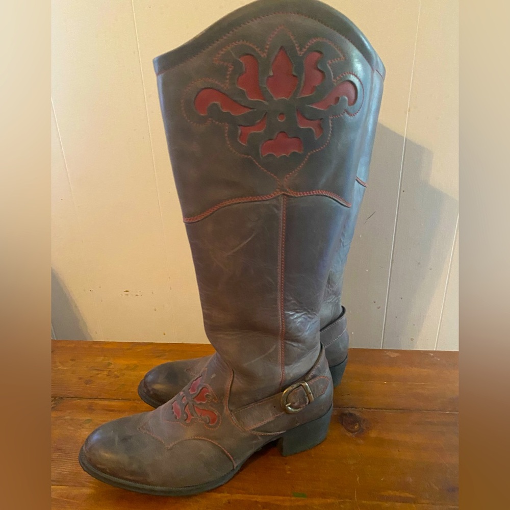 Born tall gray/red boots, size 9.5, worn a handful of times.
